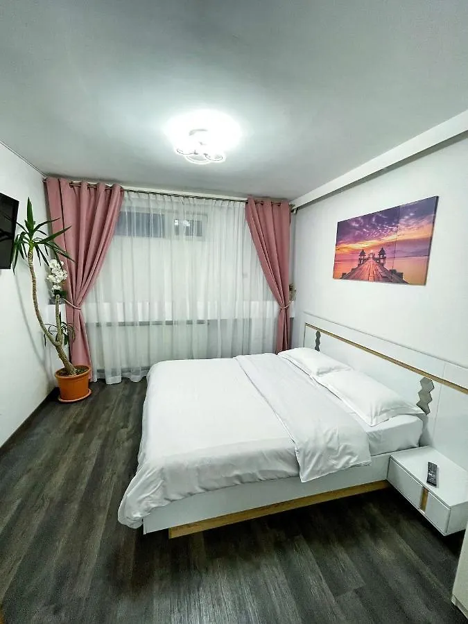 Apartment 3 Rooms Cinema Garden Parking House Bucharest