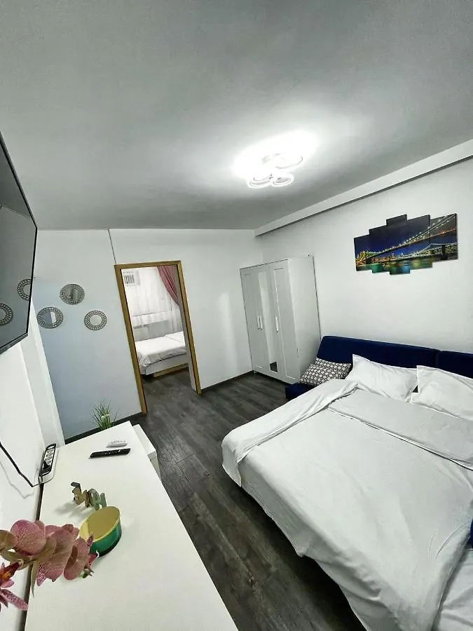 3 Rooms Cinema Garden Parking House Bucharest Apartment
