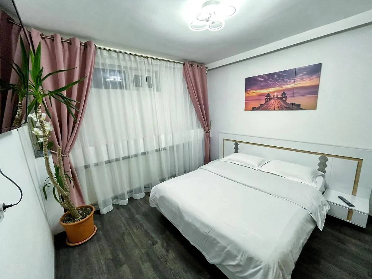 3 Rooms Cinema Garden Parking House Bucharest
