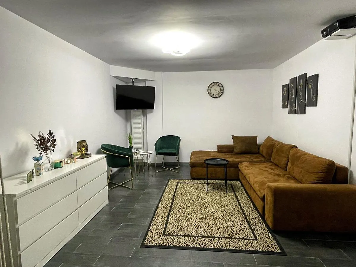3 Rooms Cinema Garden Parking House Bucharest 0*,  Romania