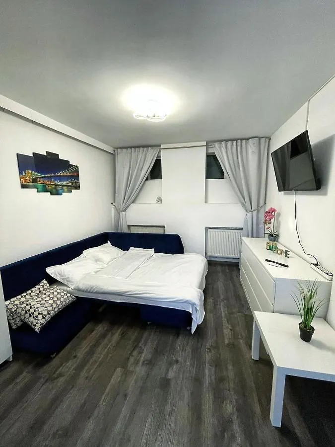 3 Rooms Cinema Garden Parking House Bucharest Romania