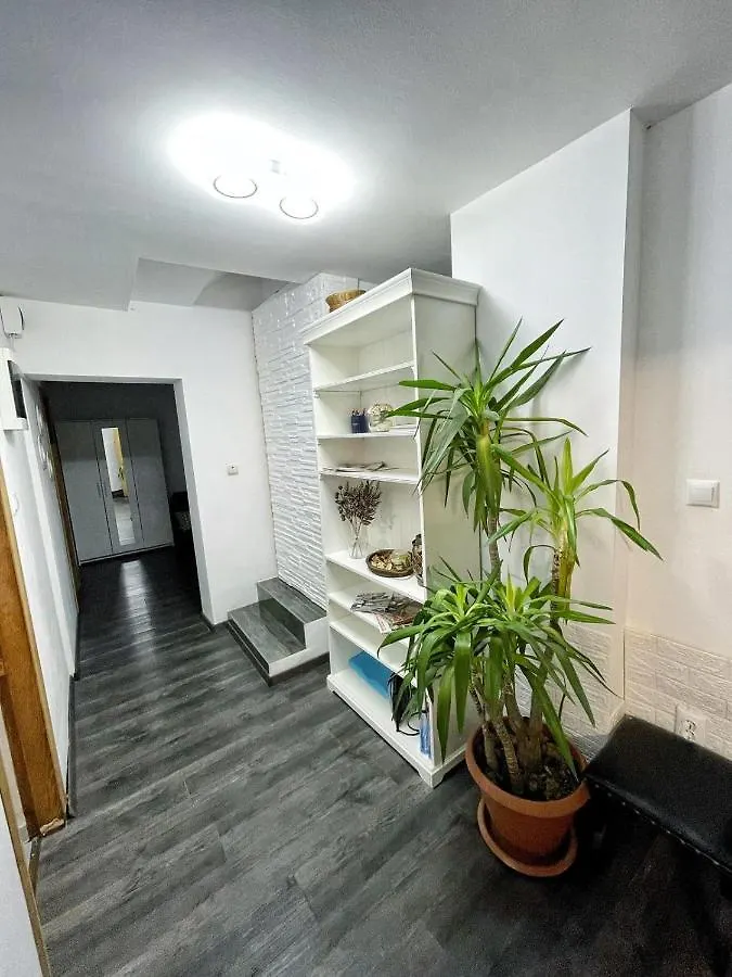 Apartment 3 Rooms Cinema Garden Parking House Bucharest