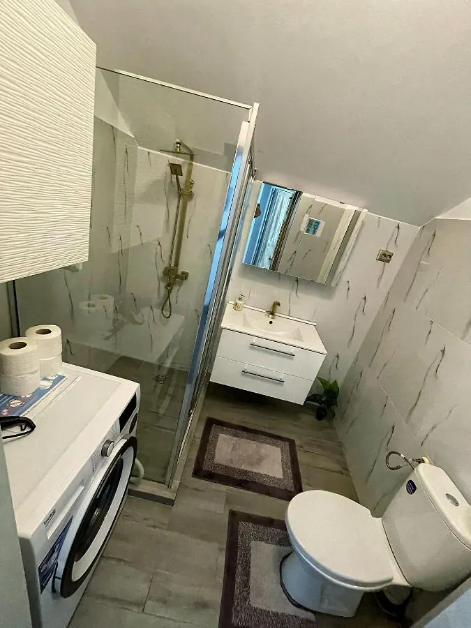 3 Rooms Cinema Garden Parking House Bucharest Apartment