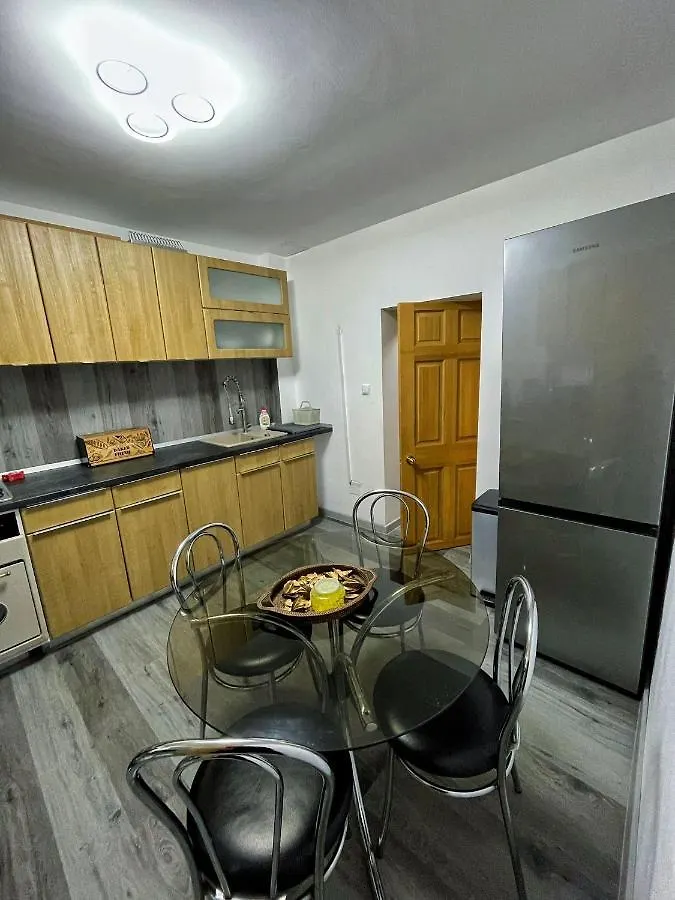 3 Rooms Cinema Garden Parking House Bucharest 0*,